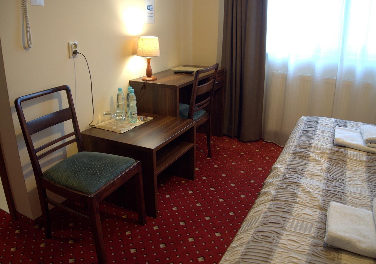 Hotel Kochanow Kochanow  Экстерьер фото