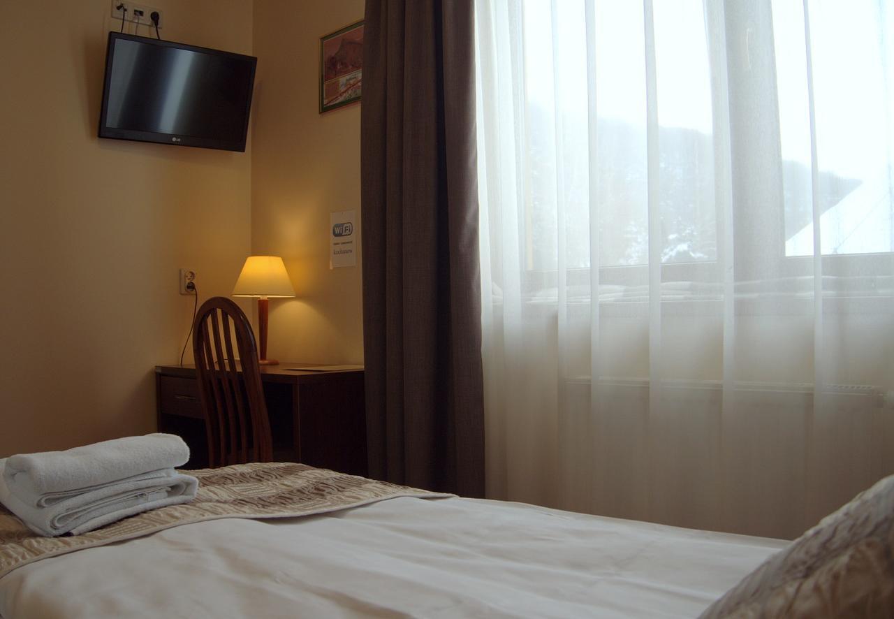 Hotel Kochanow Kochanow  Экстерьер фото