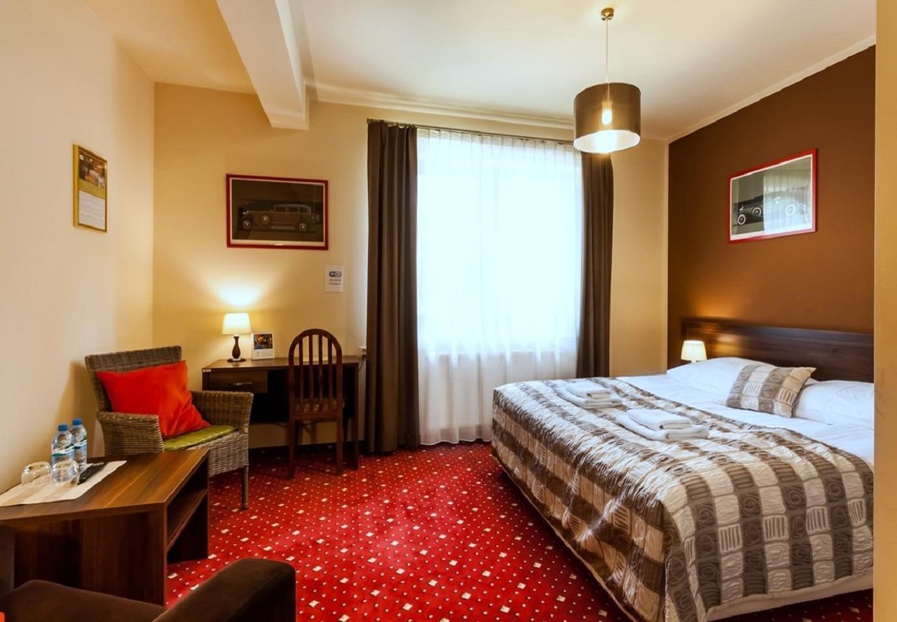 Hotel Kochanow Kochanow  Экстерьер фото