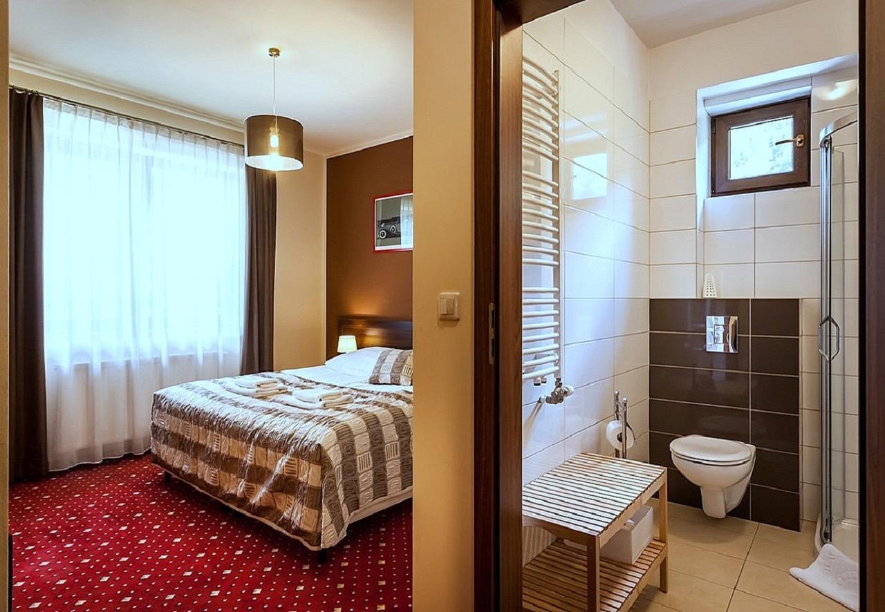 Hotel Kochanow Kochanow  Экстерьер фото